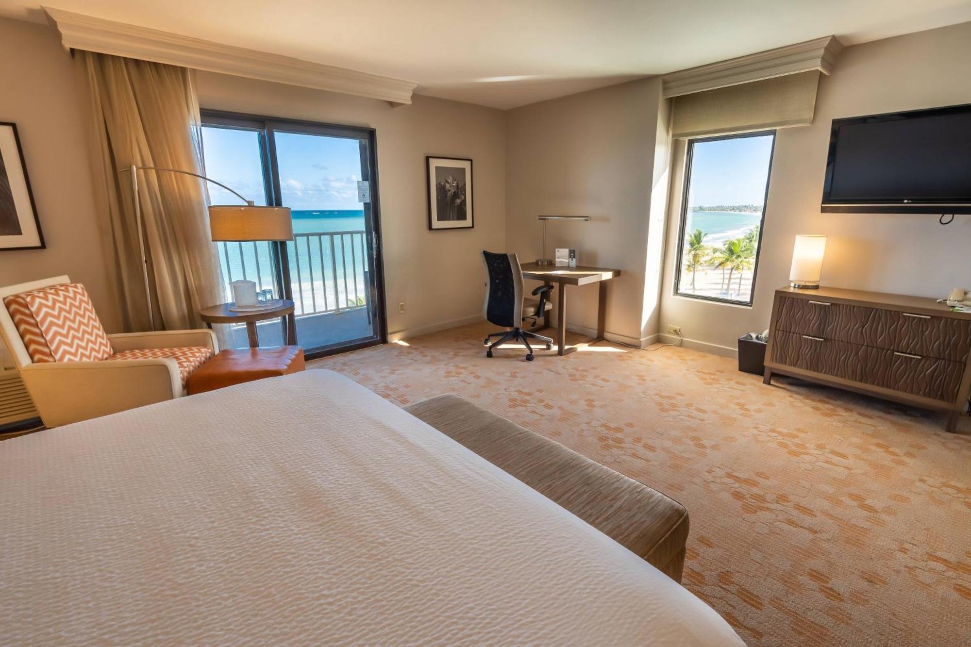 Courtyard by Marriott Isla Verde Beach Resort San Juan Exterior foto