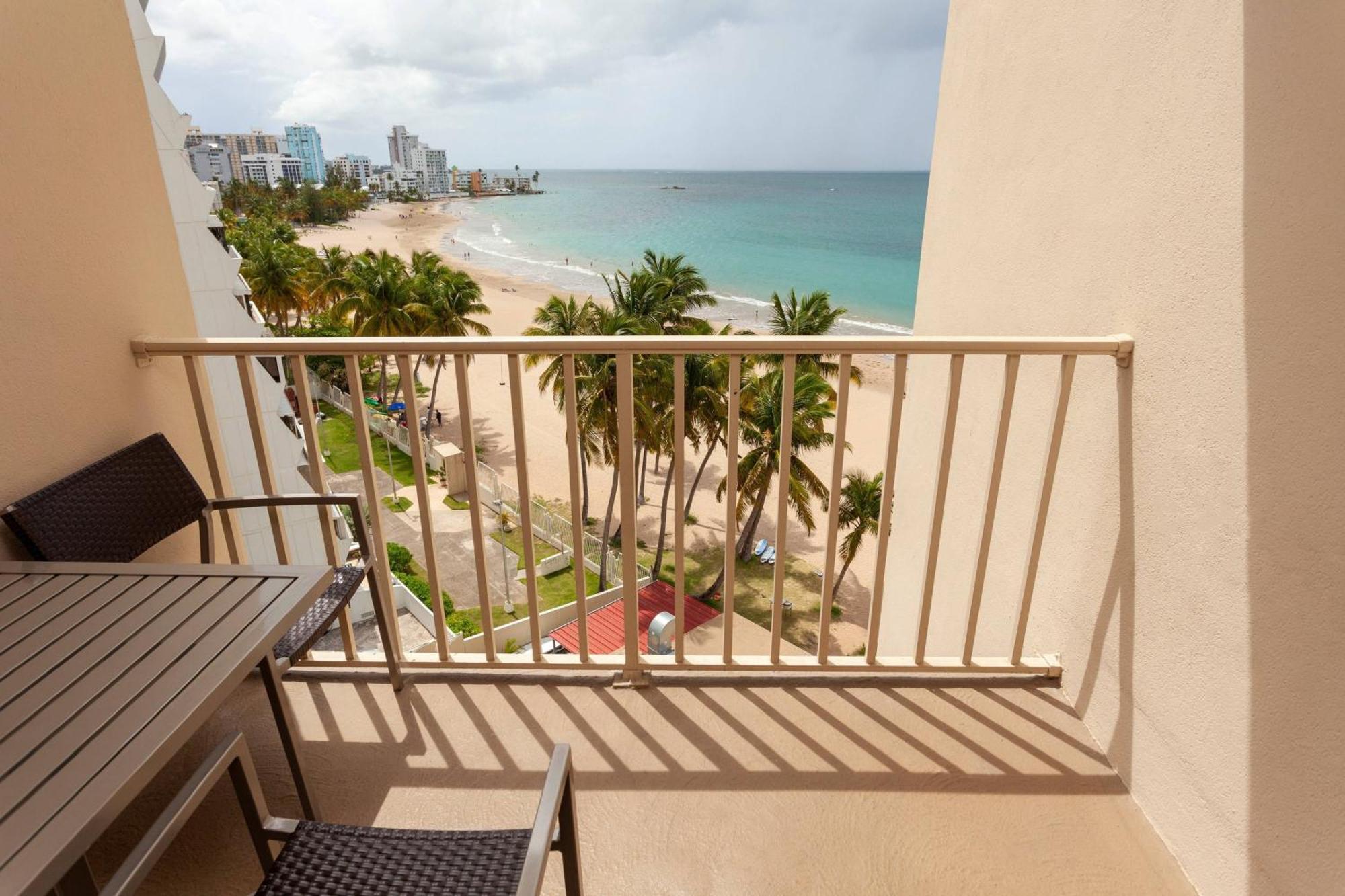 Courtyard by Marriott Isla Verde Beach Resort San Juan Exterior foto