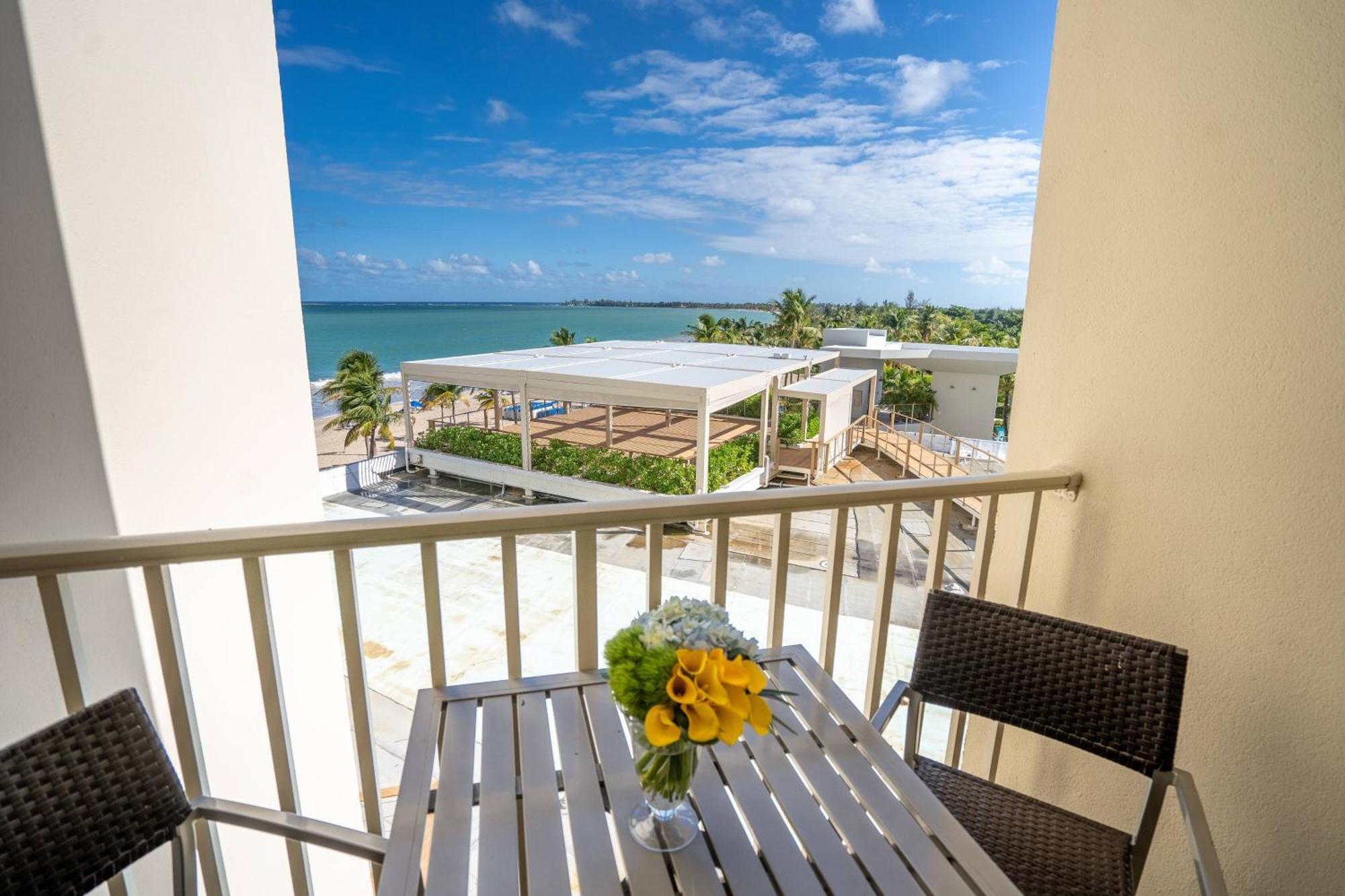 Courtyard by Marriott Isla Verde Beach Resort San Juan Exterior foto